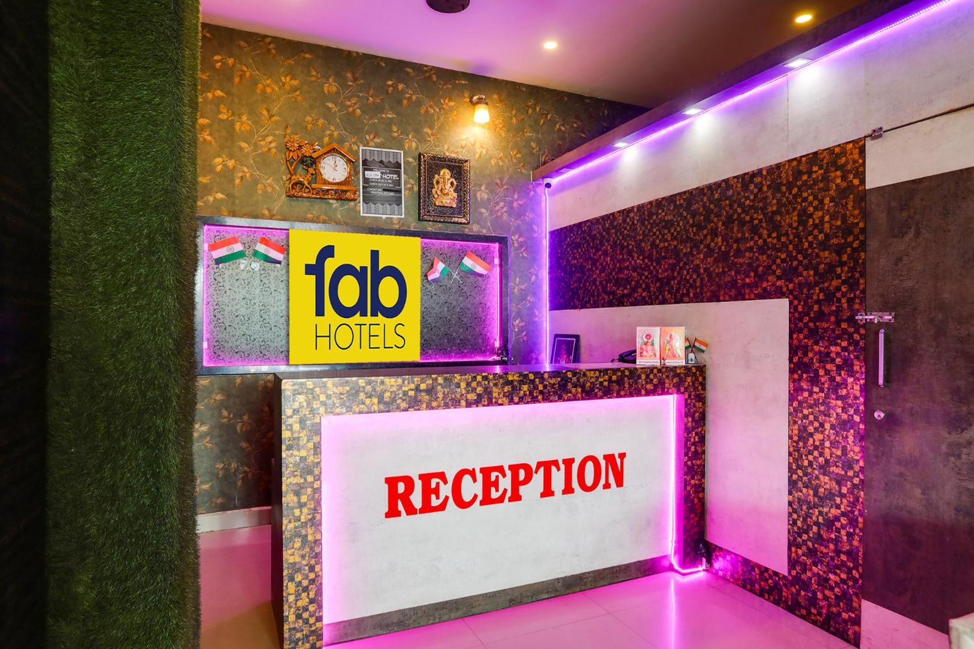 Fabhotel Blue Star Bori  Extérieur photo